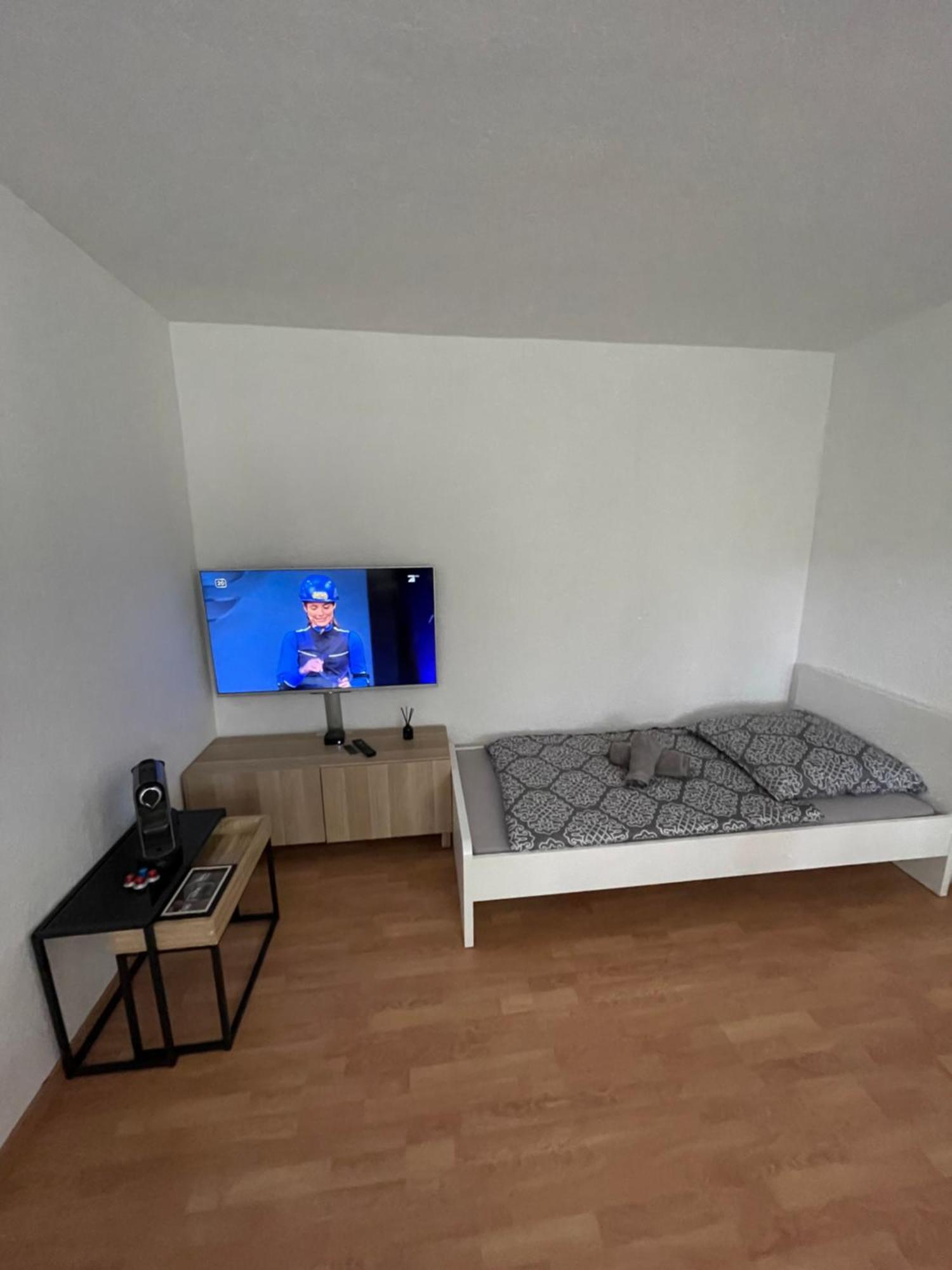 Guenstiges Apartment Gelsenkirchen Schalke Exterior photo